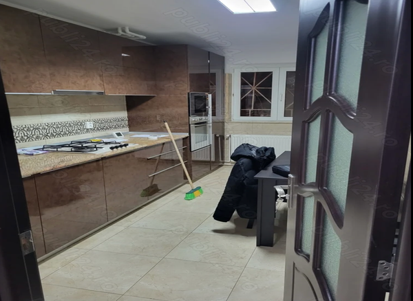 Ap. 4 camere • București