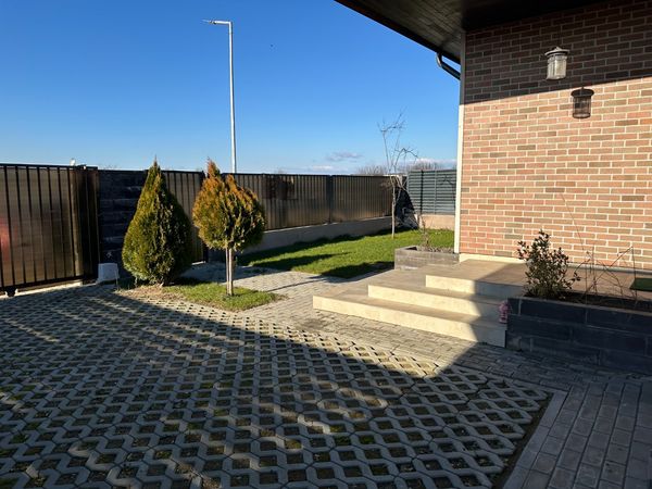 Casă/Vilă 4 camere • Tunari