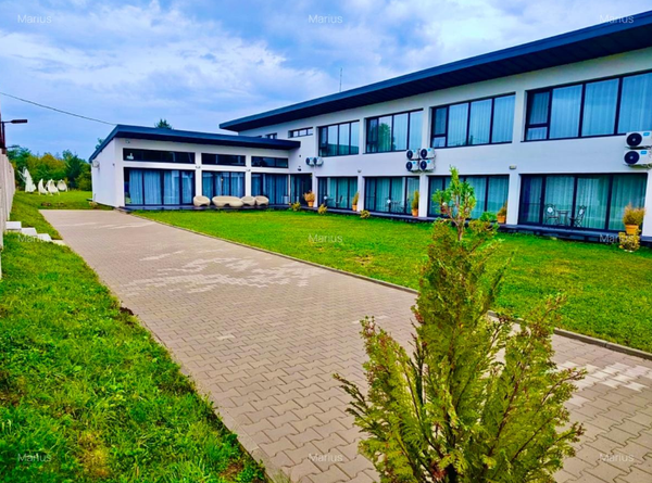 Casă/Vilă 10 camere • Avrig