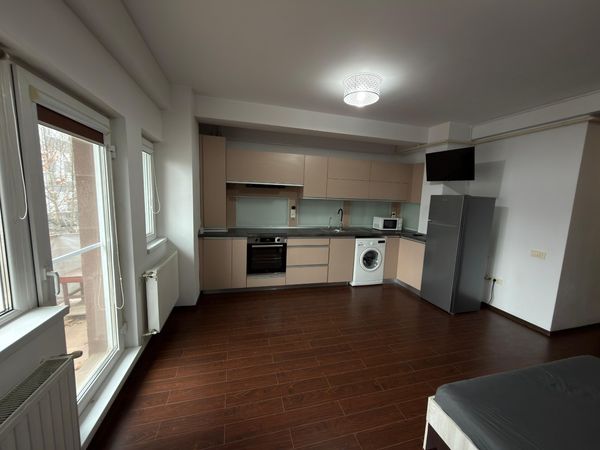 Ap. 1 cameră • Roșu