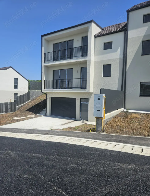 Casă/Vilă 4 camere • Chinteni