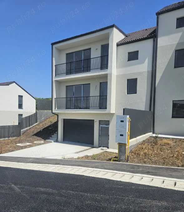 Casă/Vilă 4 camere • Chinteni