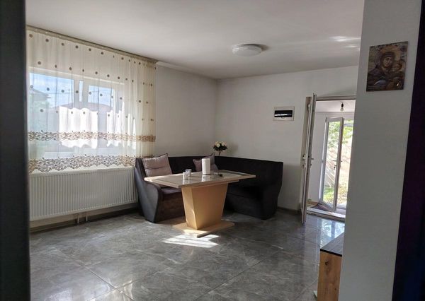 Casă/Vilă 3 camere • Glina