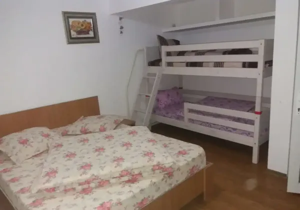Casă/Vilă 3 camere • Târgu Jiu