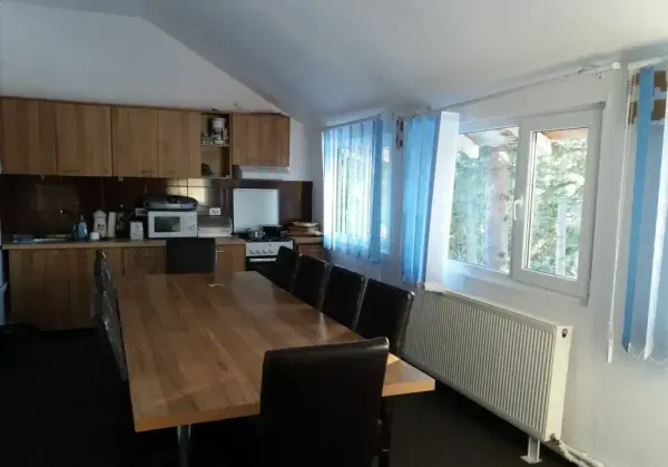 Casă/Vilă 3 camere • Târgu Jiu